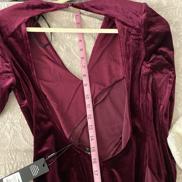 Fashion Nova beautiful plum gown SIZE MEDIUM, NWT - Picture 9 of 10